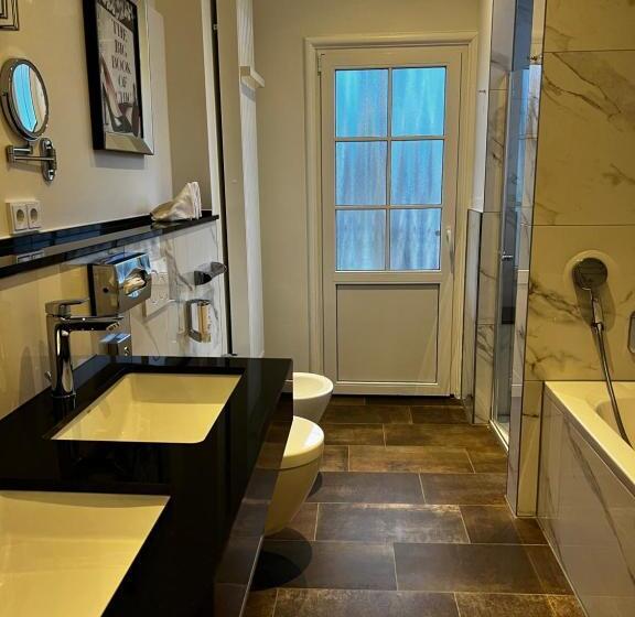 סוויטת ג'וניור, Villa Thea Hotel Am Rosengarten