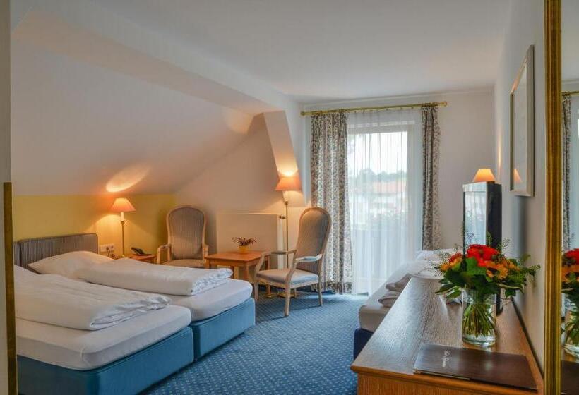 스탠다드 트리플 룸, Alter Wirt