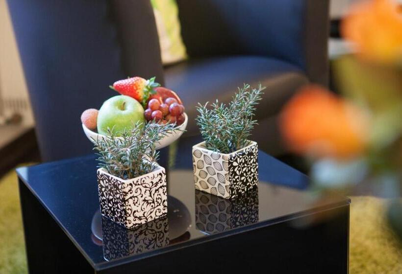 コンフォートルーム, Am Grudenberg