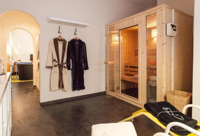 コンフォートルーム, Am Grudenberg