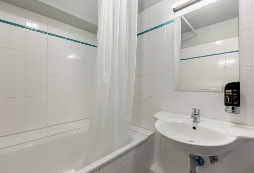 غرفة قياسية رباعية, a&o Koln Hauptbahnhof