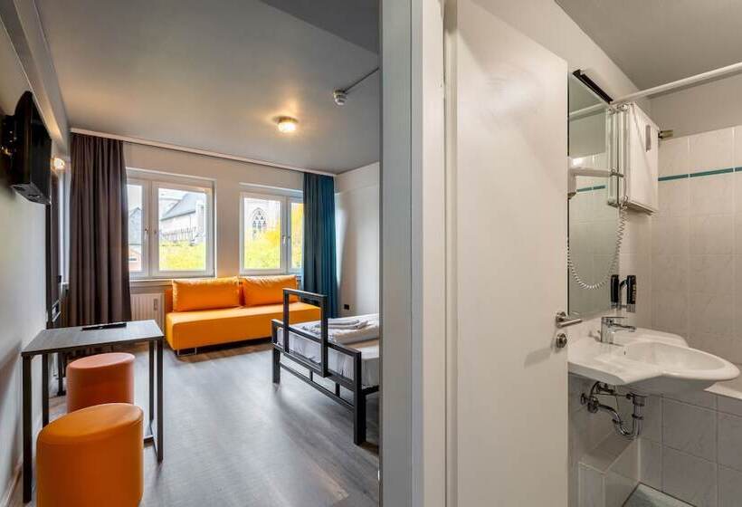 غرفة قياسية فردية, a&o Koln Hauptbahnhof