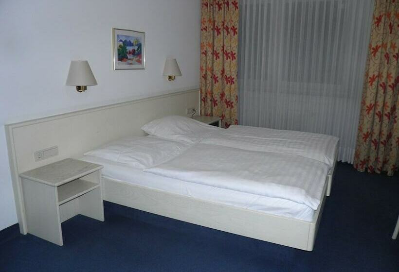 스탠다드 룸, Görres