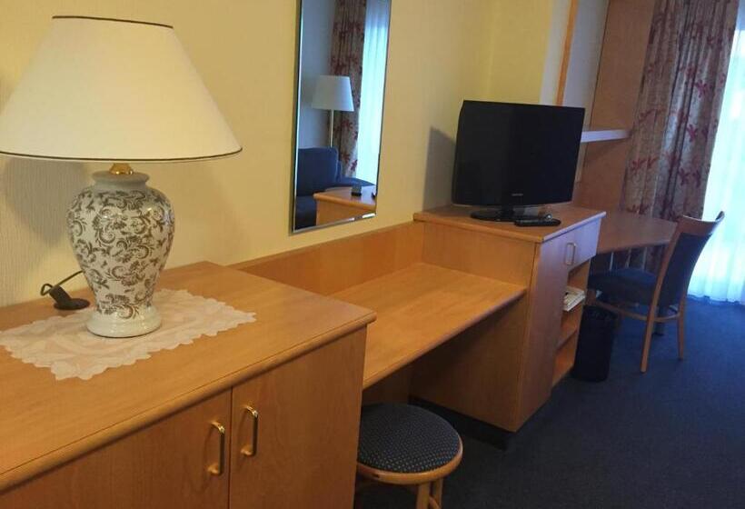 컴포트 싱글 룸, Görres