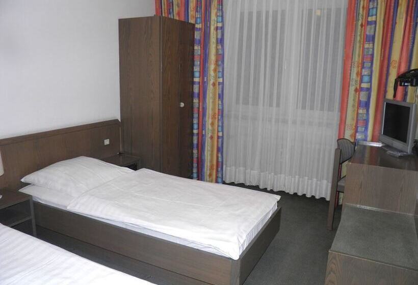 스탠다드 룸, Görres