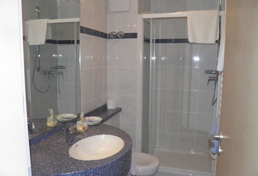 컴포트 싱글 룸, Görres