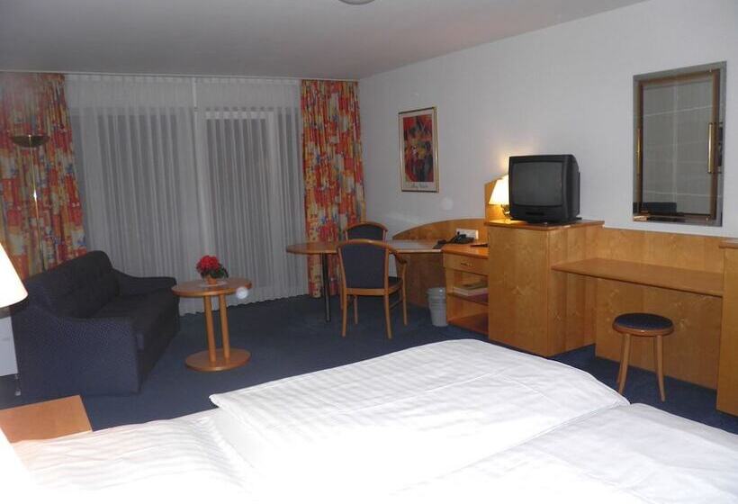 컴포트 룸, Görres