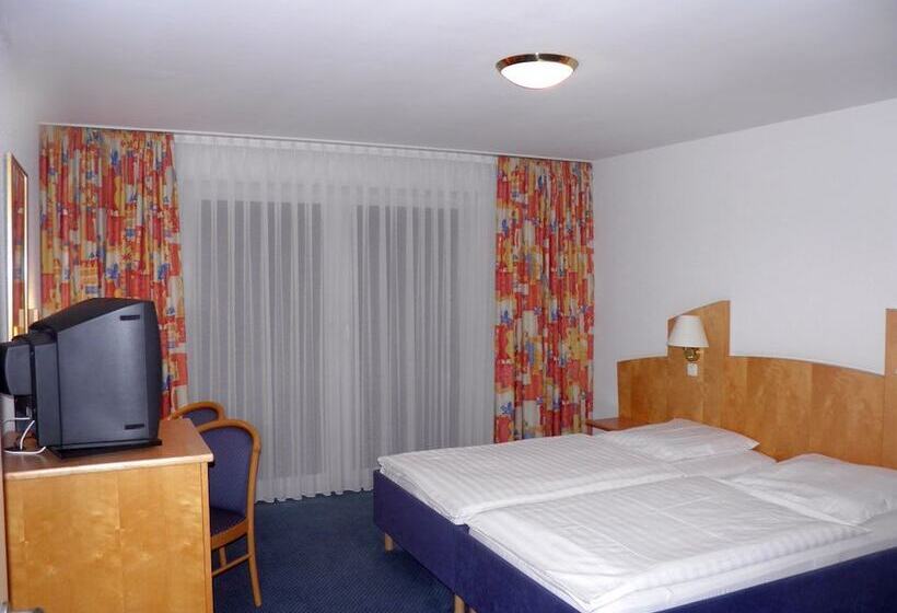 컴포트 룸, Görres