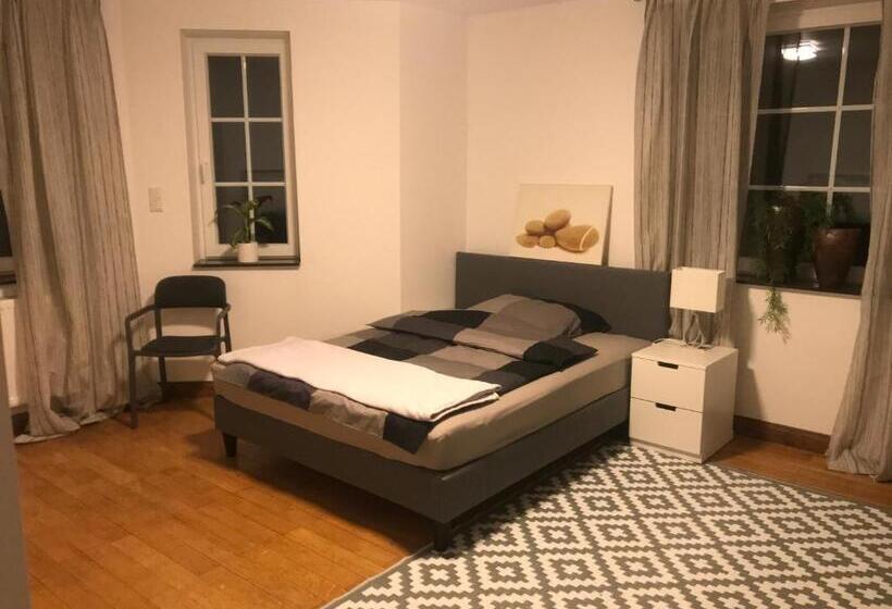 شقة غرفتين, Haus Im Grünen