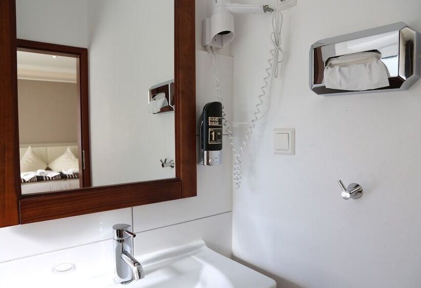 컴포트 룸, Il Cavallino