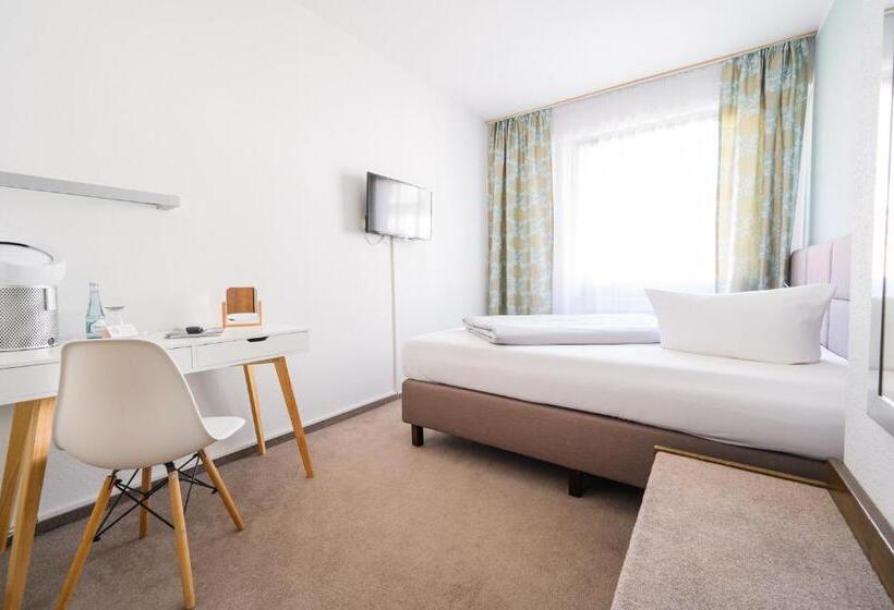 اتاق استاندارد یک نفره, Kaspar Garni