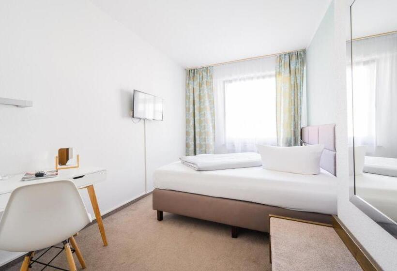 اتاق استاندارد یک نفره, Kaspar Garni