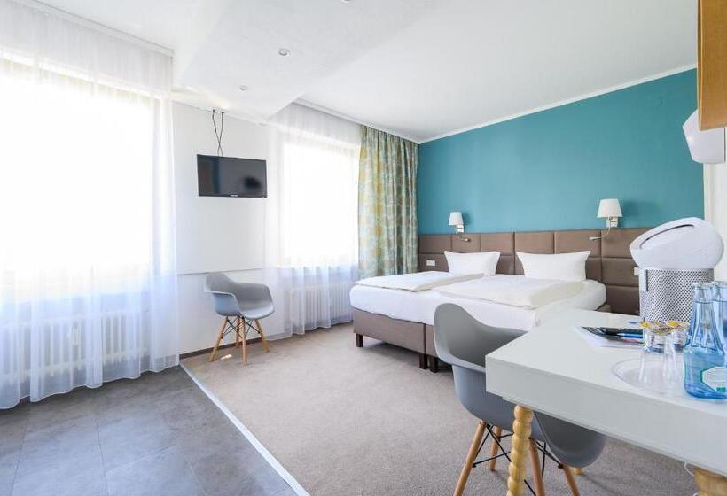 اتاق استاندارد, Kaspar Garni