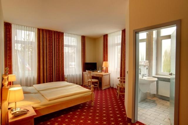 标准间, Kronprinz Garni