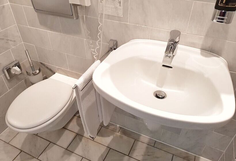 标准间, Kronprinz Garni