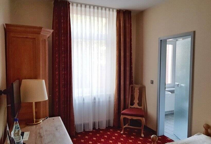 标准单人间, Kronprinz Garni