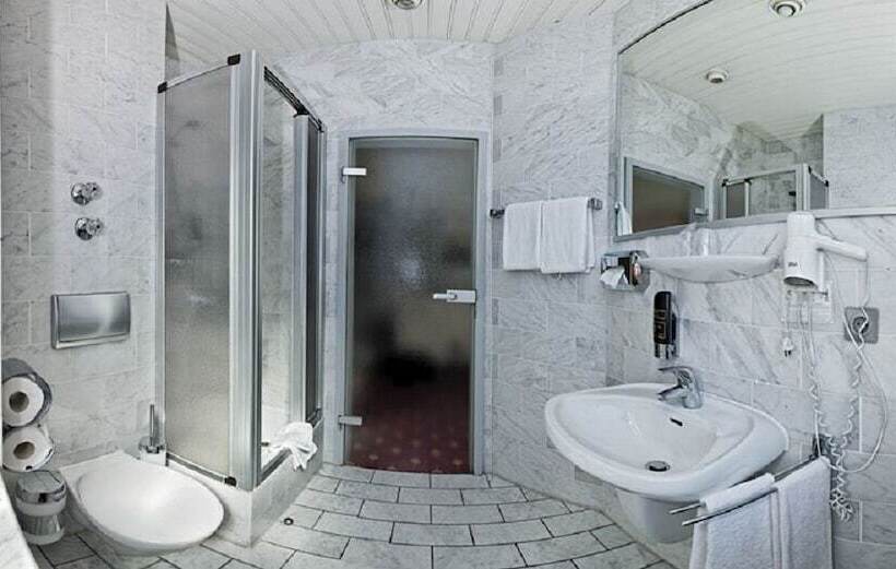 标准单人间, Kronprinz Garni