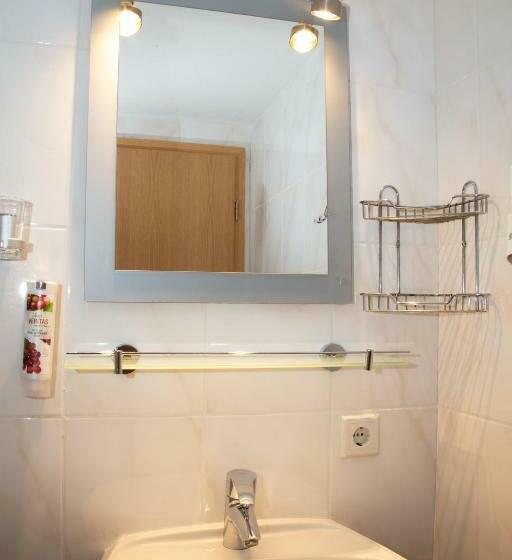 غرفة قياسية, Maximilian