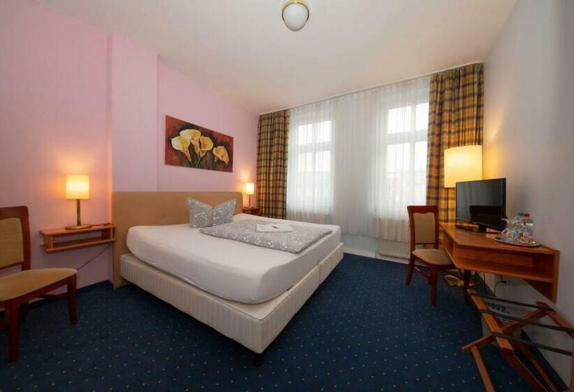 غرفة كومفورت, Maximilian