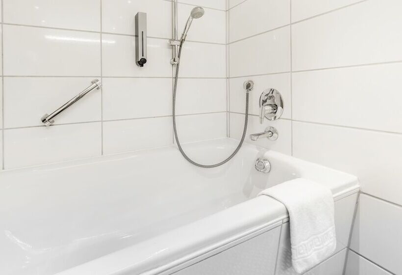 اتاق استاندارد چهارنفره با بالکن, Plaza Hotel Föhr Am Bodensee