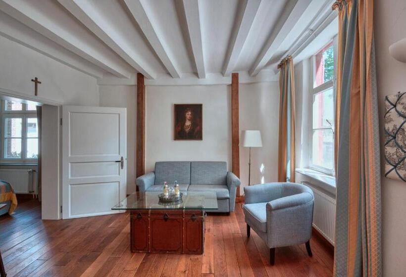 스탠다드 스튜디오 킹침대, Schloss Wissen