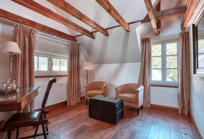 패밀리 방갈로, Schloss Wissen