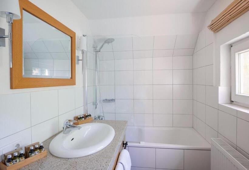 패밀리 방갈로, Schloss Wissen