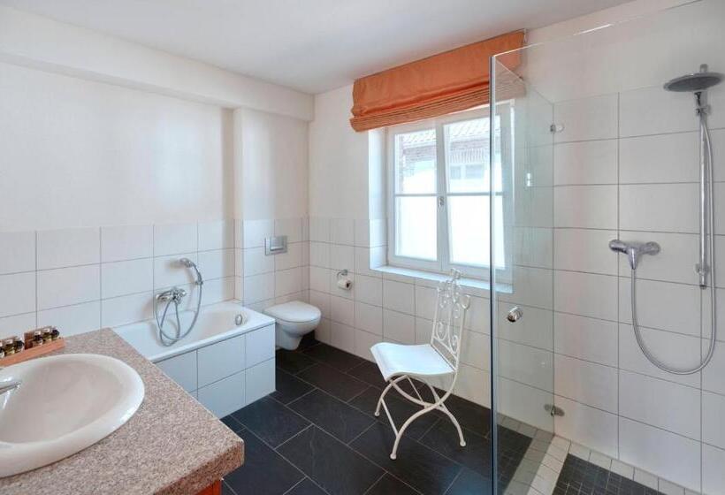 스탠다드 스튜디오 (테라스구비), Schloss Wissen