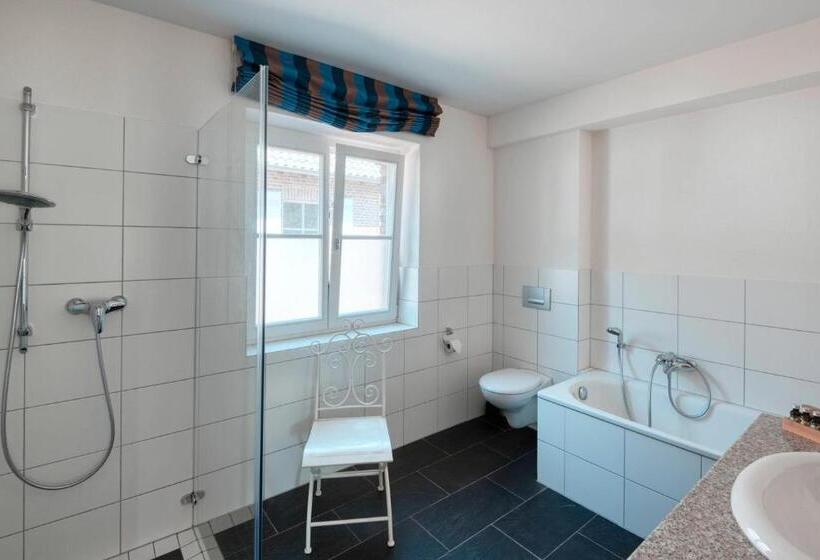 스탠다드 스튜디오 (테라스구비), Schloss Wissen