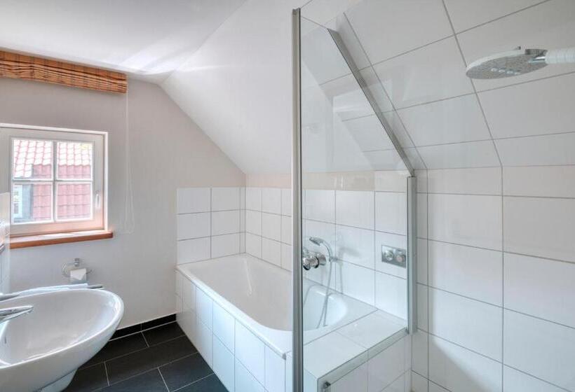 스탠다드 스튜디오 킹침대, Schloss Wissen