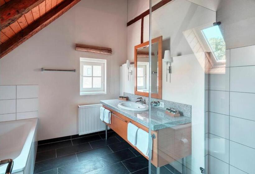 침실 1개 아파트, Schloss Wissen