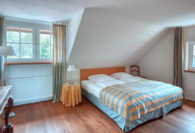 스탠다드 스튜디오 킹침대, Schloss Wissen