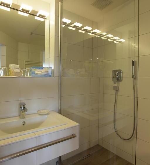 اتاق استاندارد یک نفره, Wittelsbacher Hof