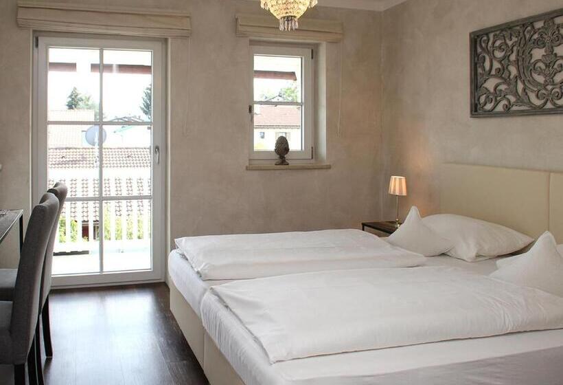 스탠다드 룸, Zur Sonne