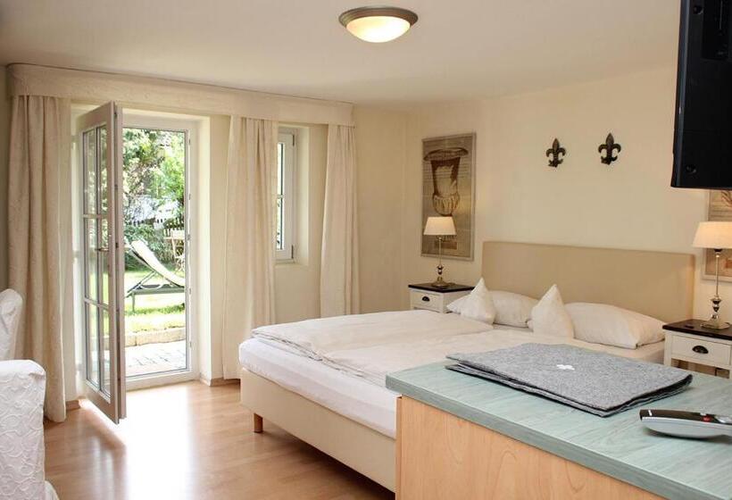 스탠다드 룸, Zur Sonne