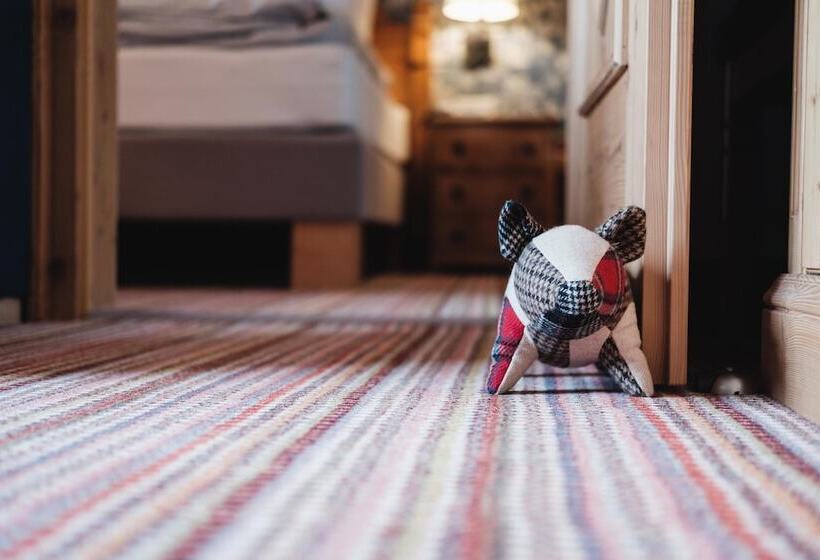 جناح جونيور, Landhaus Am Stein