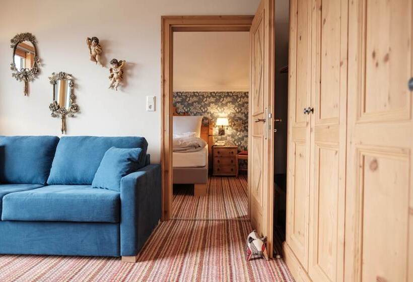 جناح جونيور, Landhaus Am Stein