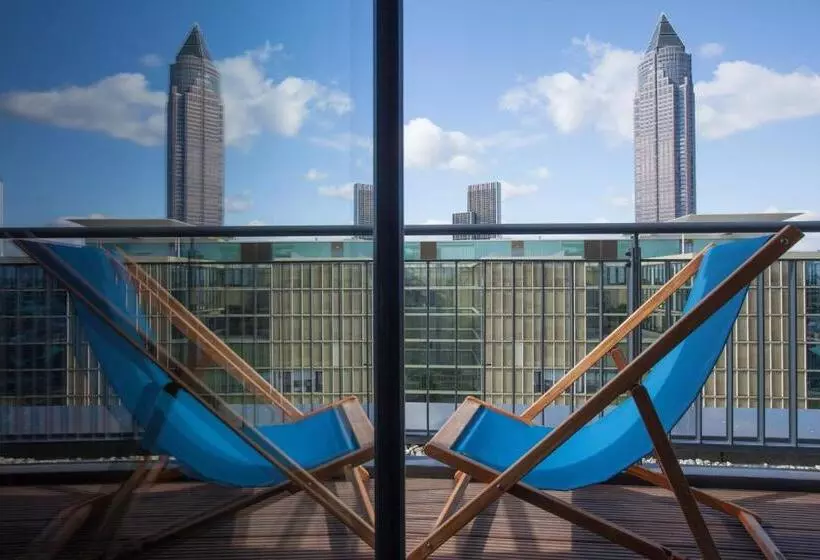 バルコニー付きスタンダードルーム, Motel One Frankfurt Messe