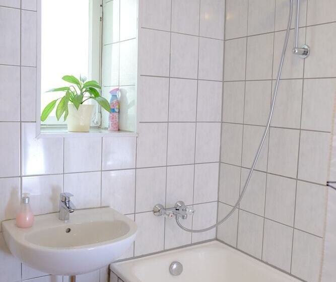 家庭间, Rhein River Guesthouse   Direkt Am Rhein