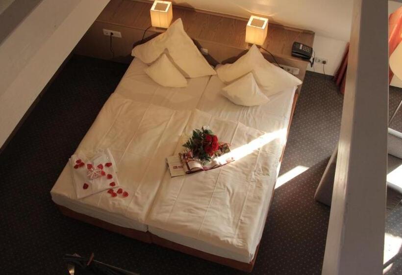 Полулюкс, Romantisches Hotel Menzhausen