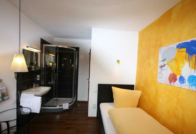 اتاق استاندارد یک تخته با سرویس بهداشتی مشترک, Stadthotel Kleiner Berg