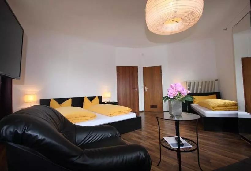 اتاق استاندارد سه نفره, Stadthotel Kleiner Berg