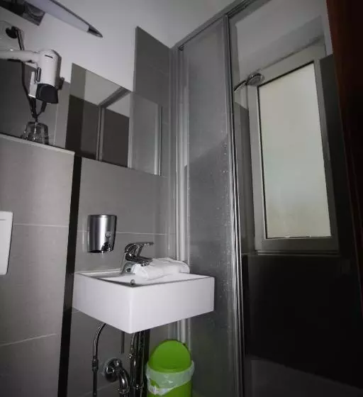اتاق استاندارد یک نفره, Stadthotel Kleiner Berg