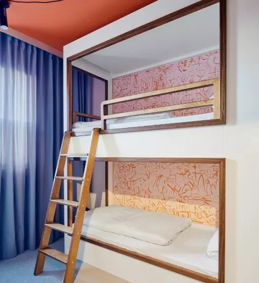 スーペリアシングルルーム, Art Hotel Tucholsky