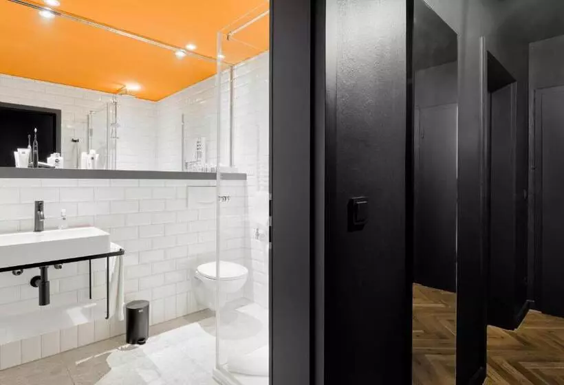 スーペリアールーム, Art Hotel Tucholsky