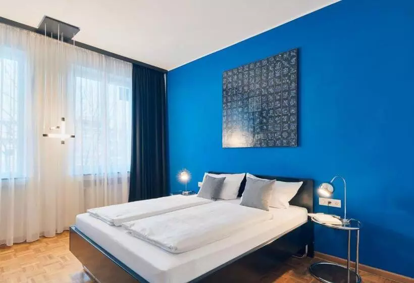 コンフォートルーム, Art Hotel Tucholsky