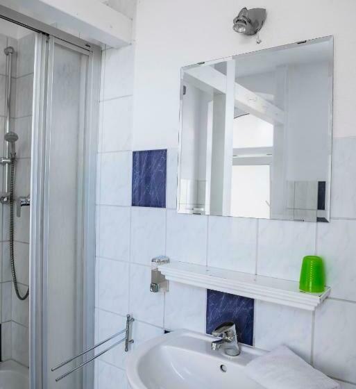 غرفة قياسية فردية, Pension Bertha