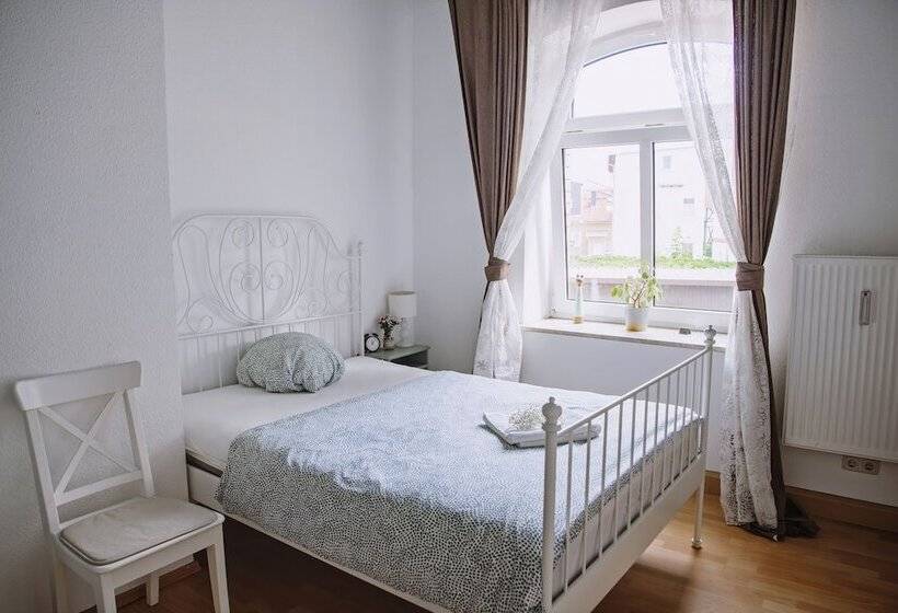 غرفة قياسية فردية, Pension Bertha