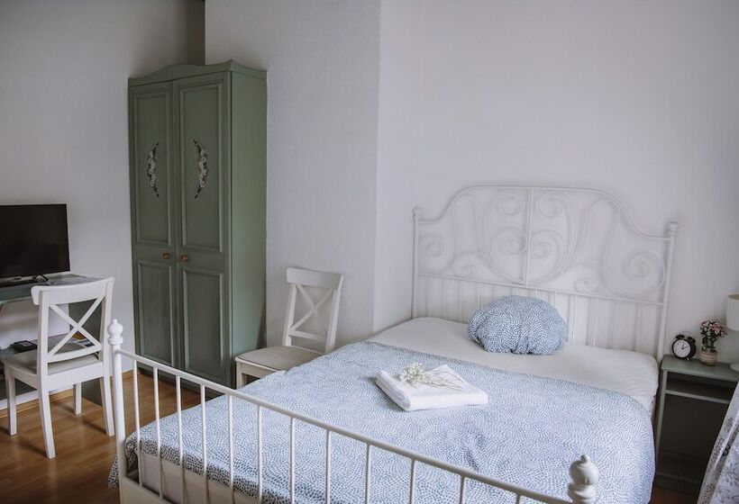 غرفة قياسية فردية, Pension Bertha