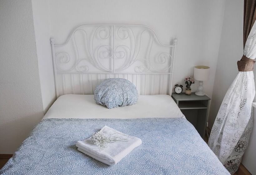 غرفة قياسية فردية, Pension Bertha